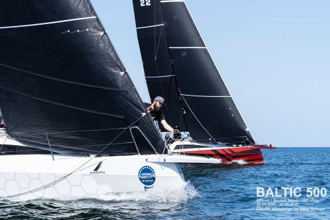 Dehler 30 one design head to head sail racing