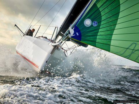 DEHLER 30 ONE DESIGN OFFSHORE Youth Sponsoring