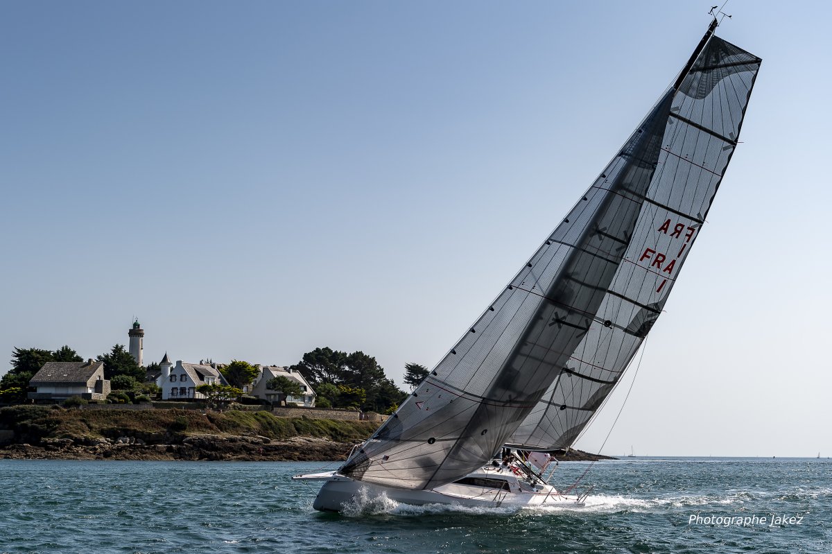 Xavier Bénéteau FRA 001 upwind